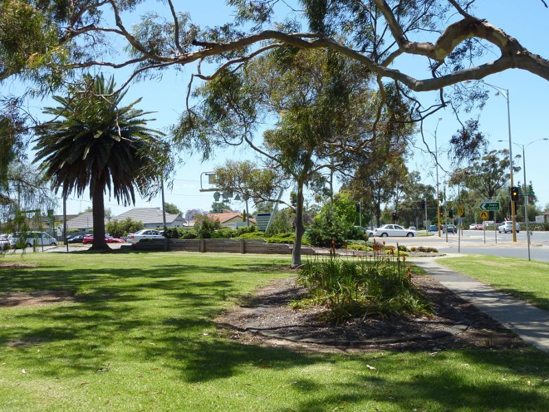 Werribee - Kelly Park, Cherry Street and Synnot Street - View of park at corner of Synnot St and Cherry St