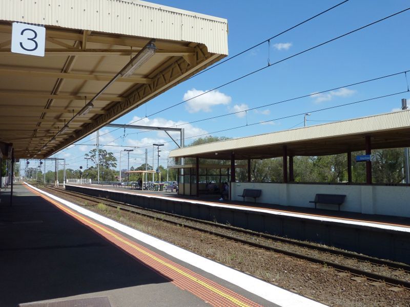 Werribee - Werribee railway station, Comben Drive - View south-west along station platform