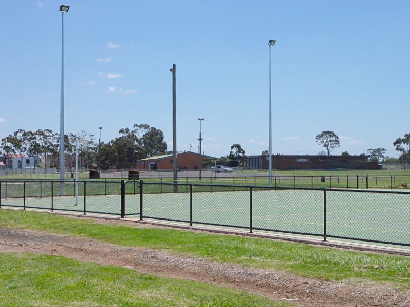Werribee - Galvin Park, Shaws Road - Netball courts