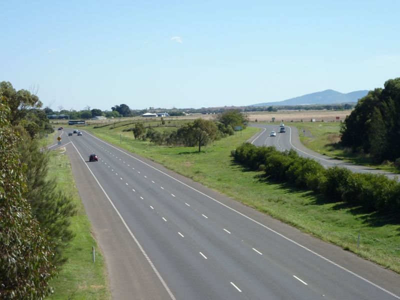 Werribee - Princes Freeway through Werribee - View south-west along Princes Fwy from Geelong Rd overpass