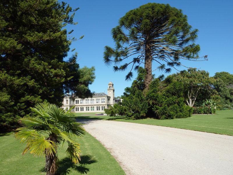 Werribee - Werribee Park and The Mansion, Werribee South: Pathway approaching The Mansion