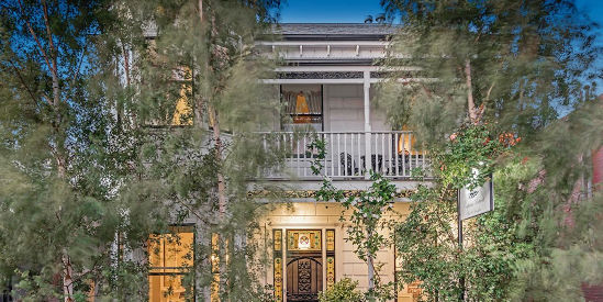 Captains Retreat Apartments & Cottages