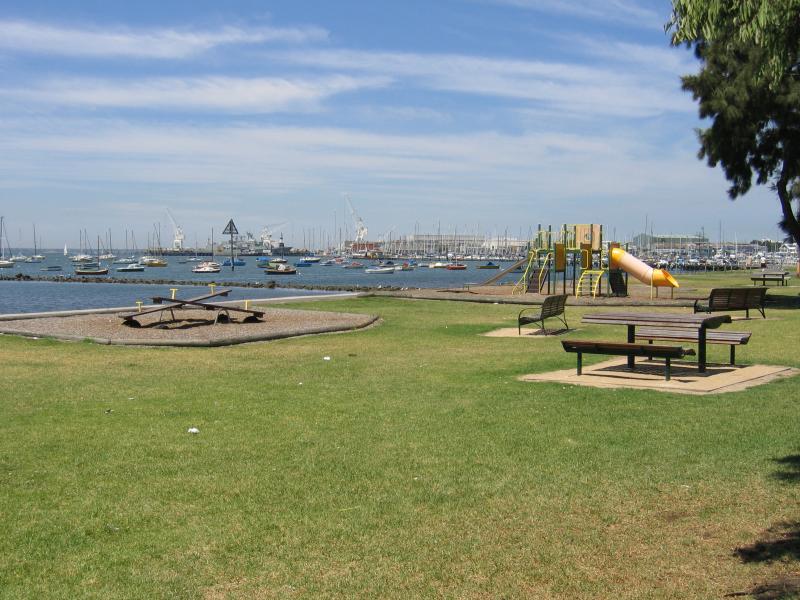 Williamstown - Coastline along The Strand: Playground, Burgoyne Reserve
