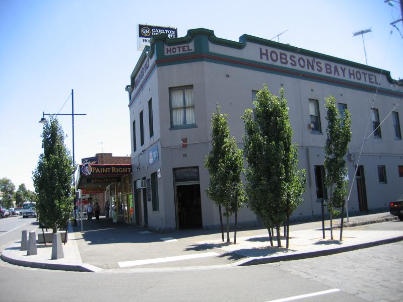Williamstown - Commercial centre and shops, Ferguson Street and Douglas Parade: Hobson's Bay Hotel, view west along Ferguson St at James St