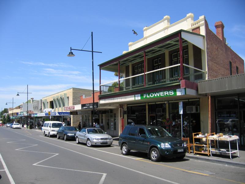Williamstown - Commercial centre and shops - Ferguson Street and Douglas Parade - View east along Ferguson St at Cecil St