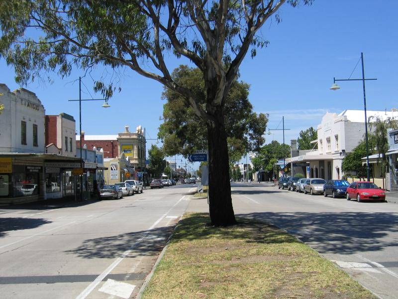Williamstown - Commercial centre and shops, Ferguson Street and Douglas Parade: View east along Ferguson St towards Bath Pl