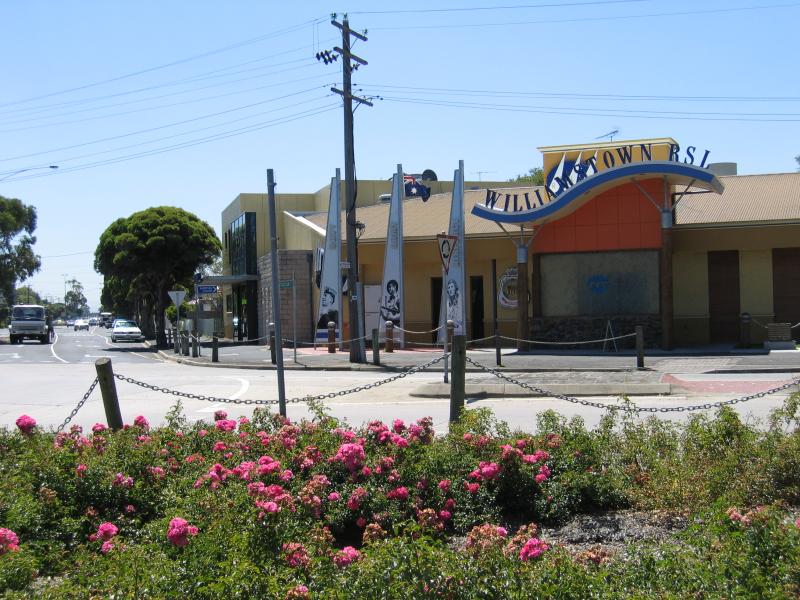 Williamstown - Commercial centre and shops, Ferguson Street and Douglas Parade: Williamstown RSL Club, view north-west along Melbourne Rd at Ferguson St