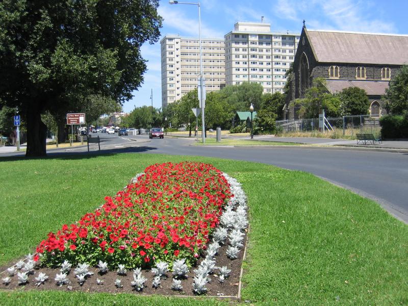 Williamstown - Nelson Place and shops: View south along Nelson Pl at Ferguson St