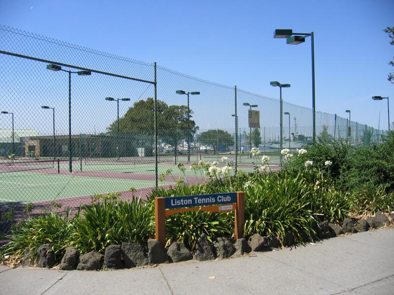 Williamstown - Commonwealth Reserve at Nelson Place and Gem Pier: Liston Tennis Club, Nelson Pl opposite Cole St