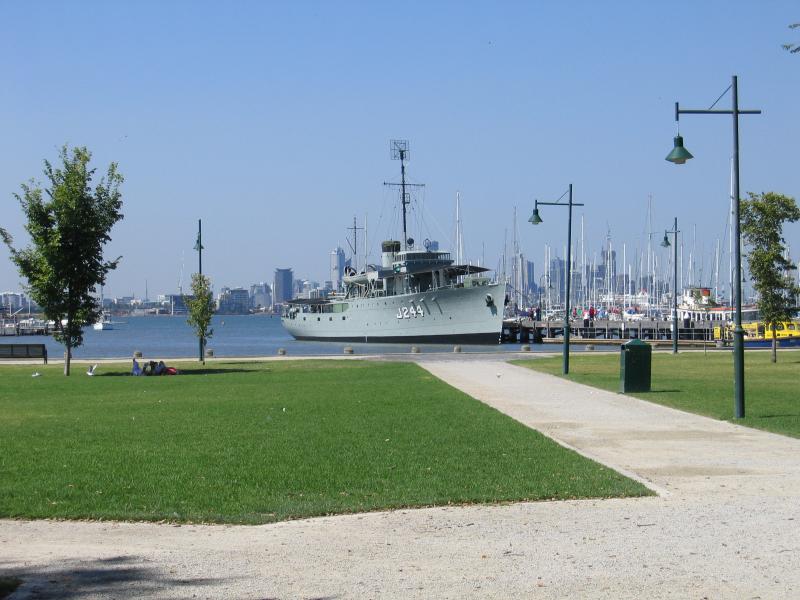 Williamstown - Commonwealth Reserve at Nelson Place and Gem Pier: View north through Commonwealth Reserve towards Gem Pier