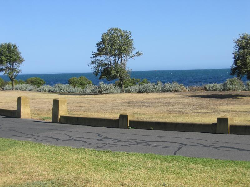 Williamstown - Cyril Curtain Reserve, Esplanade: View across park to Port Phillip near Cole St
