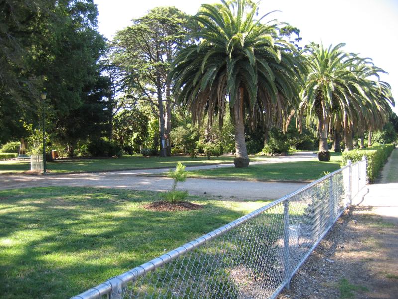 Williamstown - Fearon Reserve and Williamstown Botanic Gardens, Giffard Street: Botanic Gardens, viewed from Giffard St