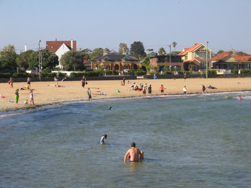 Williamstown - Williamstown Beach, Esplanade: View across beach and towards houses on Esplanade from groyne near pool