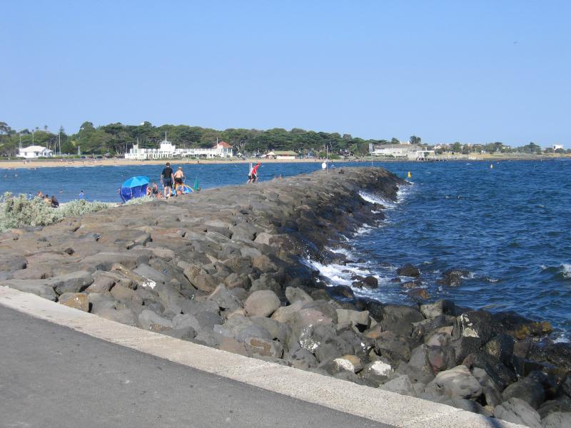 Williamstown - Williamstown Beach, Esplanade: Groyne near pool and car park opposite Victoria St
