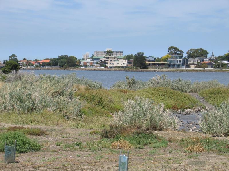 Williamstown - Greenwich Reserve, The Strand, Newport: View south along Greenwich Bay towards houses on The Strand