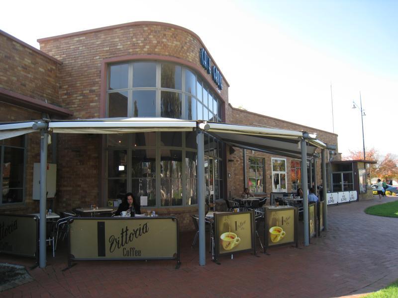 Wodonga - Shops along High Street south of railway line, Stanley Street and Woodland Grove: Cafe Grove, High St at northern end of Woodland Grove
