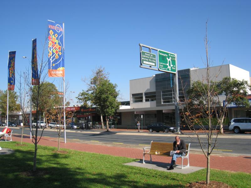Wodonga - Shops along High Street south of railway line, Stanley Street and Woodland Grove - West side of High St at Woodland Grove