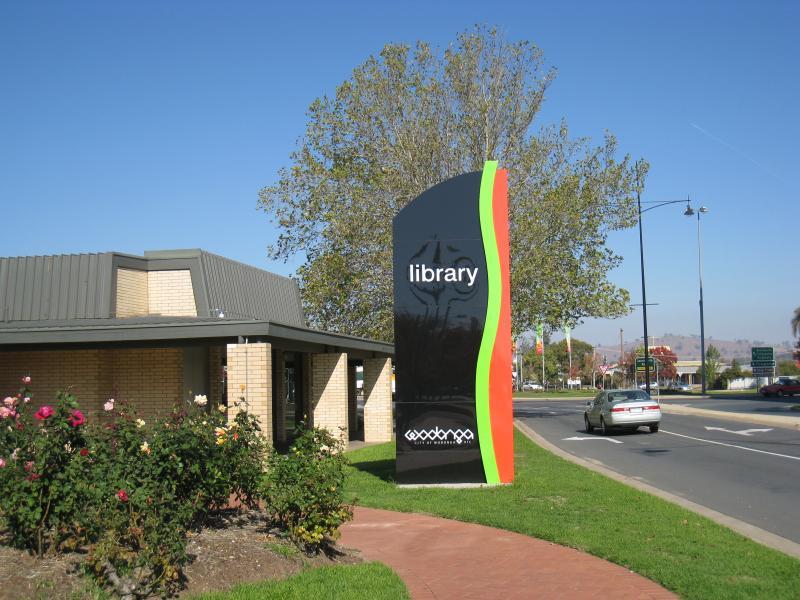 Wodonga - Cultural precinct, Hovell Street between Lawrence St and Elgin Boulevard - View south-west along Hovell St at library