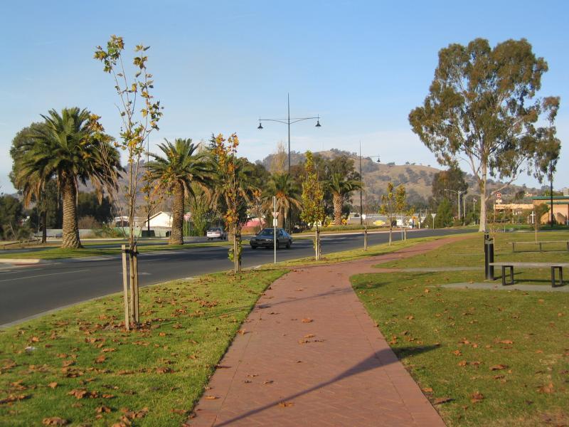 Wodonga - Cultural precinct, Hovell Street between Lawrence St and Elgin Boulevard: View east along Elgin Bvd near Hovell St
