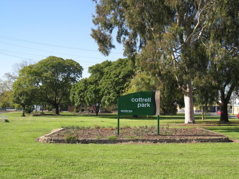 Wodonga - High Street north of railway line and surrounding streets: Cottrell Park, Wodonga St