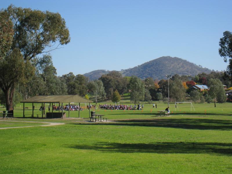 Wodonga - Willow Park, Pearce Street: Sports oval and BBQ shelter