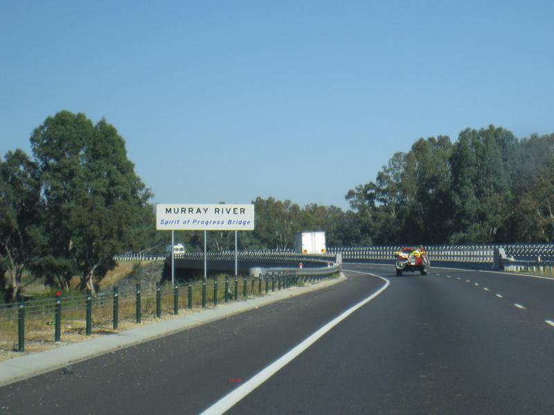 Wodonga - Hume Freeway: View south-west along Hume Fwy towards Spirit of Progress Bridge over Murray River