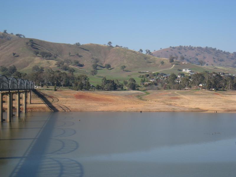 Wodonga - Lake Hume at Bethanga Bridge: View south-east across lake towards Bellbridge from N.S.W. side of bridge