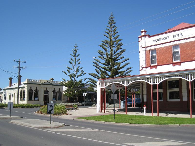 Wonthaggi - Shops and Commercial Centre, Graham Street, McBride Avenue, Murray Street: View east along Murray St towards McBride Av