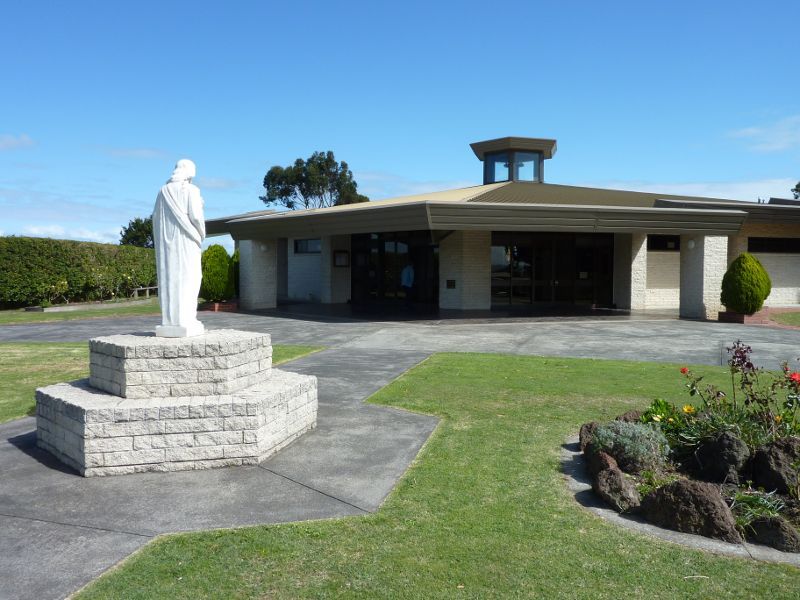 Wonthaggi - Churches in Wonthaggi: St Josephs Catholic Church, corner Elizabeth St and Dowling St