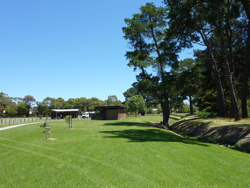 Wonthaggi - Guide Park, Graham Street at South Dudley Road: View through park towards toilets and shelter