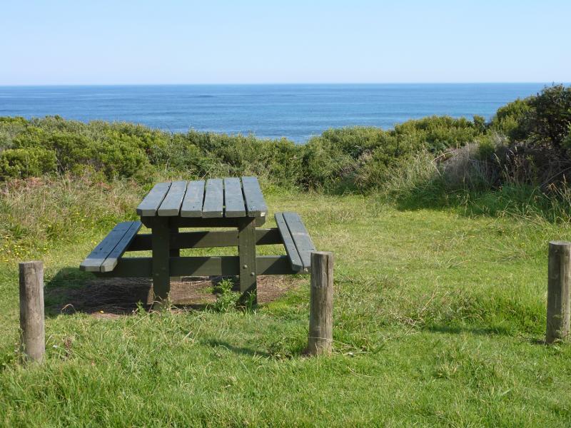 Wonthaggi - Harmers Haven Beach, off Viminaria Road: Picnic area at top of cliffs overlooking beach