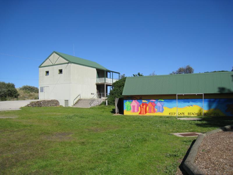 Wonthaggi - Cape Paterson, Bay Beach and boat ramp: View across picnic area towards lookout tower facing beach