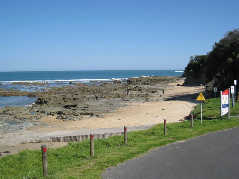 Wonthaggi - Cape Paterson, Bay Beach and boat ramp: View south-west along coast towards boat ramp