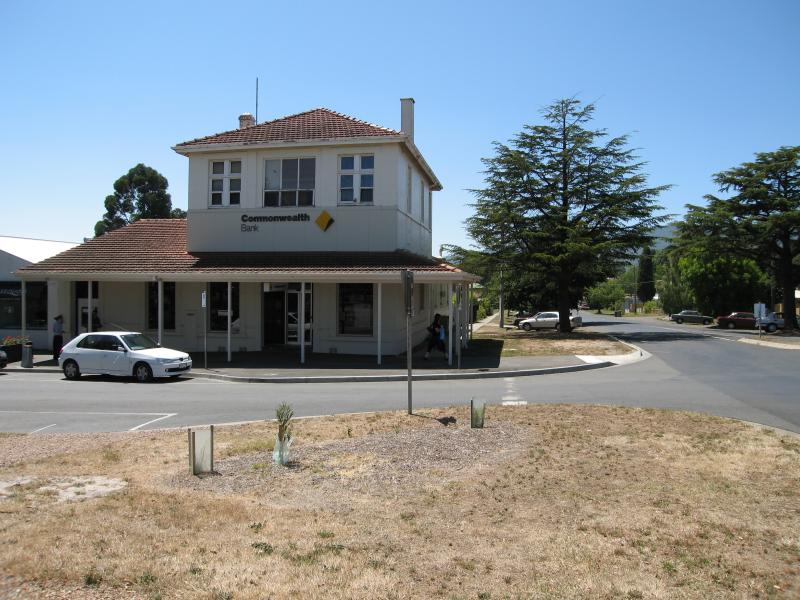 Woodend - Shops and commercial centre, High Street: Commonwealth Bank, view east along Urquhart St at High St
