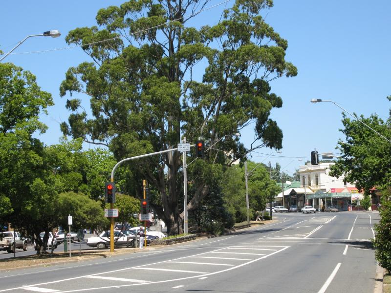 Woodend - Shops and commercial centre, High Street: View south along High St between Anslow St and Forest St
