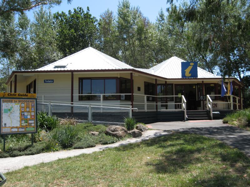 Woodend - Five Mile Creek: Visitor Information Centre, Five Mile Creek at High St