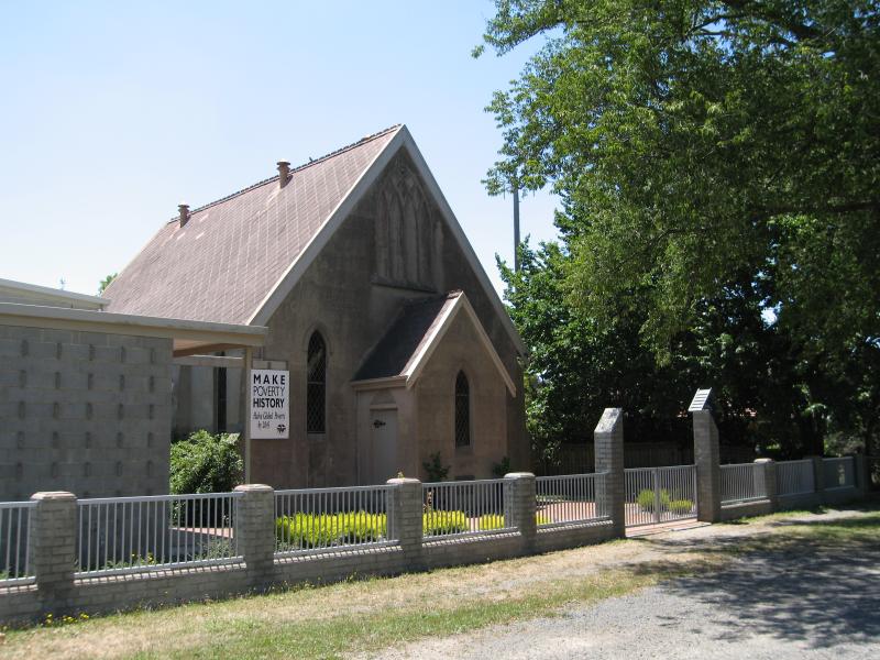 Woodend - Around Woodend: Uniting Church, Forest St