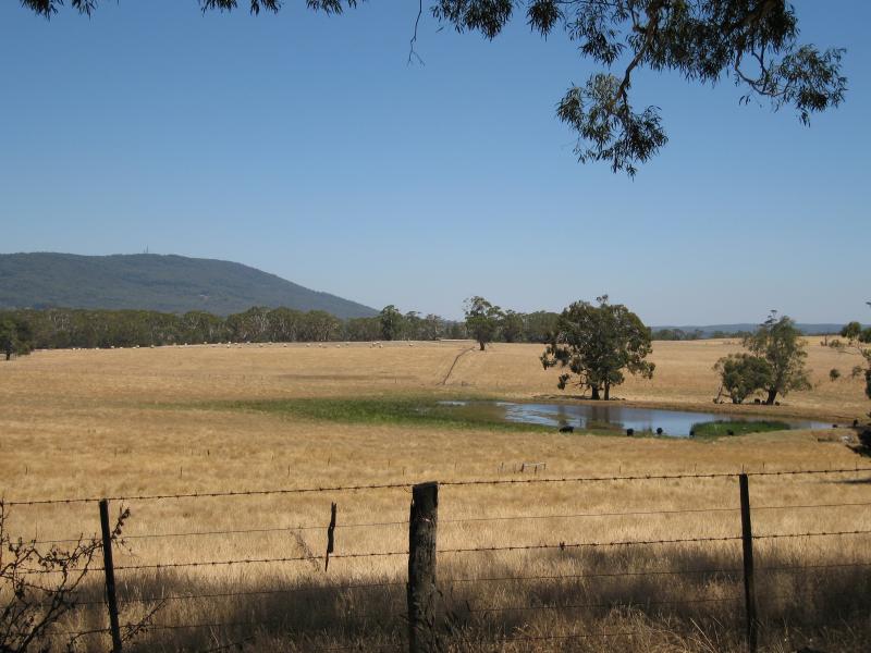 Woodend - Town of Newham, 10 kilometres north-west of Woodend: View south from Jim Rd towards Mt Macedon