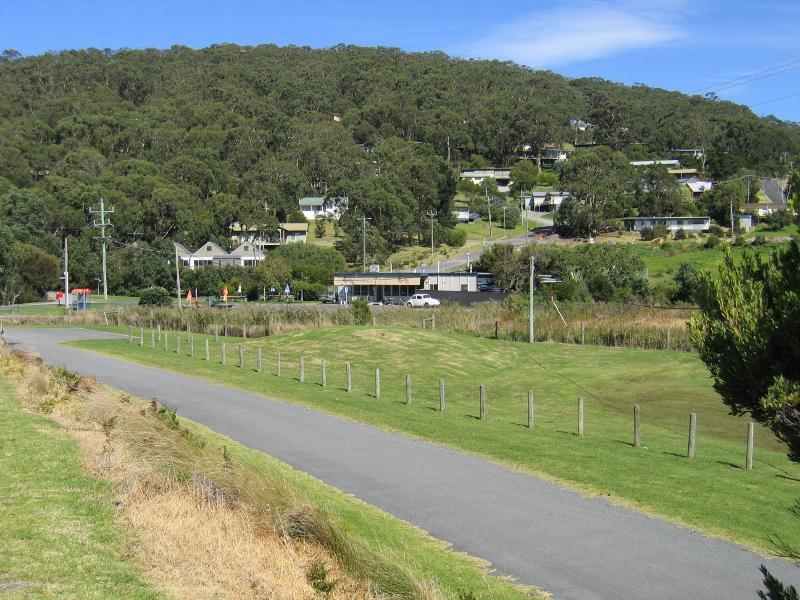 Wye River - Town of Kennett River: South-westerly view towards Cafe KR from Great Ocean Rd at Kennett River bridge