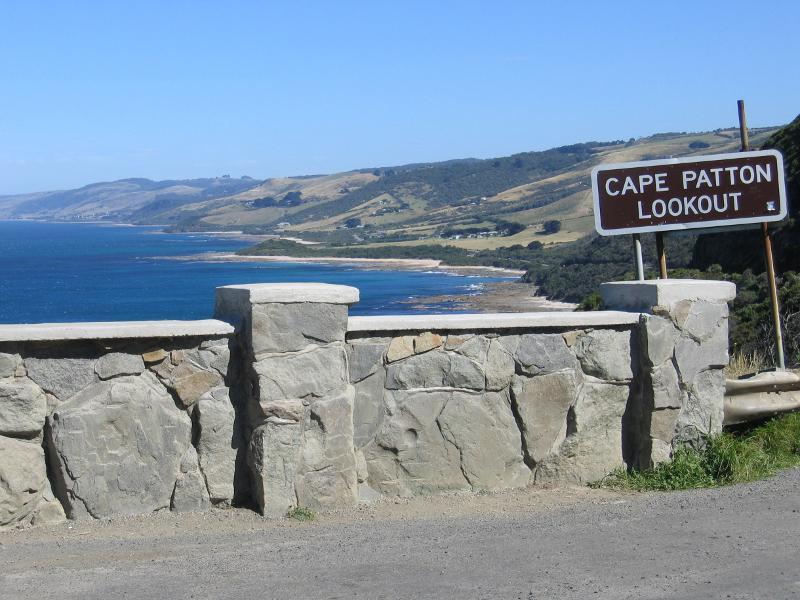 Wye River - Cape Patton Lookout, Great Ocean Road just west of Cape Patton: View west along coast at Cape Patton Lookout car park