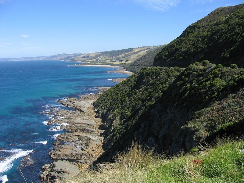 Wye River - Cape Patton Lookout, Great Ocean Road just west of Cape Patton: Westerly view along coast