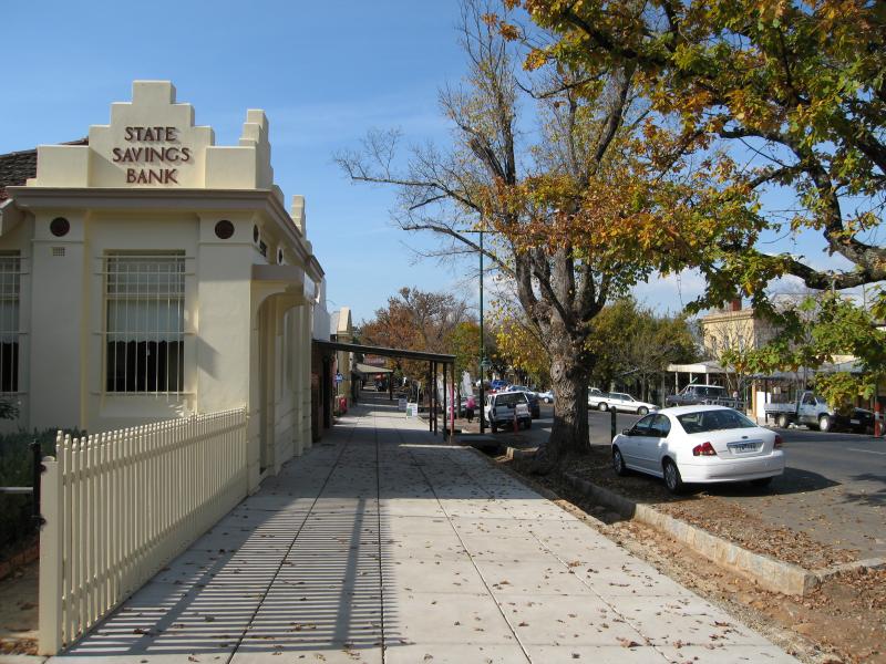 Yackandandah - Shops and commercial centre, High Street between Wellsford Street and Williams Street: View east along High St