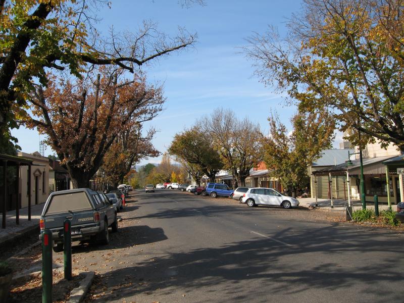 Yackandandah - Shops and commercial centre, High Street between Wellsford Street and Williams Street: View east along High St