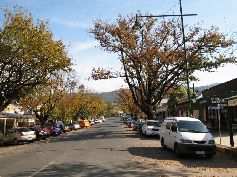 Yackandandah - Shops and commercial centre, High Street between Wellsford Street and Williams Street: View west along High St
