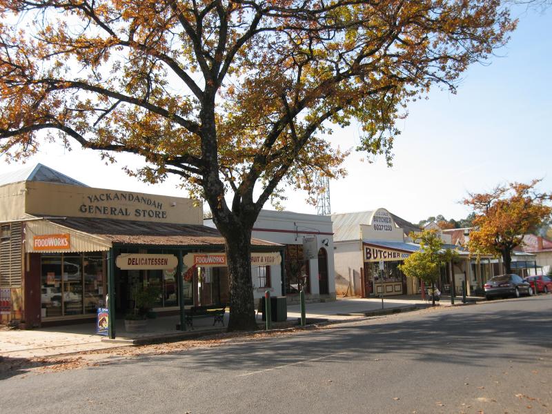 Yackandandah - Shops and commercial centre, High Street between Wellsford Street and Williams Street: Yackandandah General Store