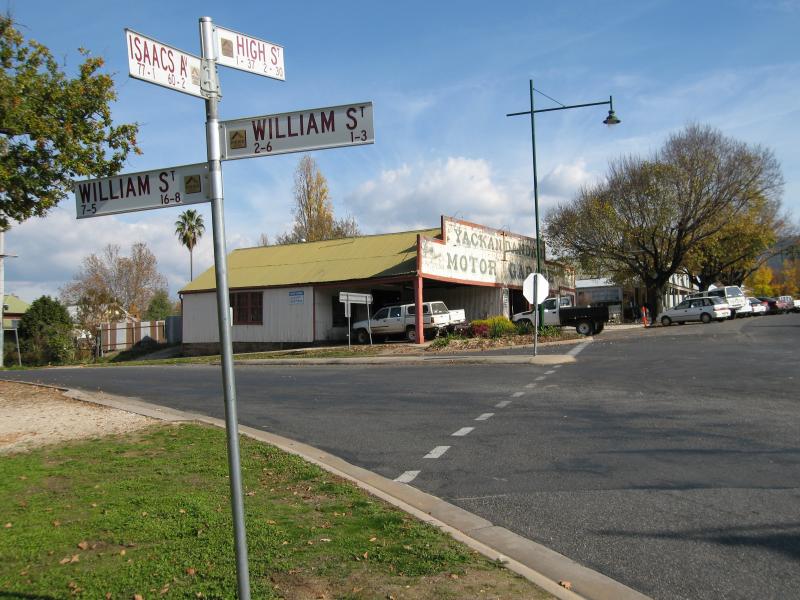 Yackandandah - Shops and commercial centre, High Street between Wellsford Street and Williams Street - View west along High St at Williams St