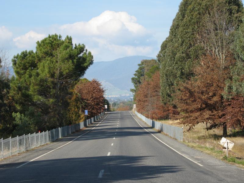 Yackandandah - Beechworth Road, north-west of Yackandandah: View south-east along Beechworth Rd at Twist Creek Rd