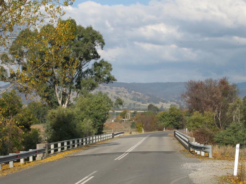 Yackandandah - Allans Flat, Gap Flat Road: View south-east along Gap Flat Rd across Basin Creek