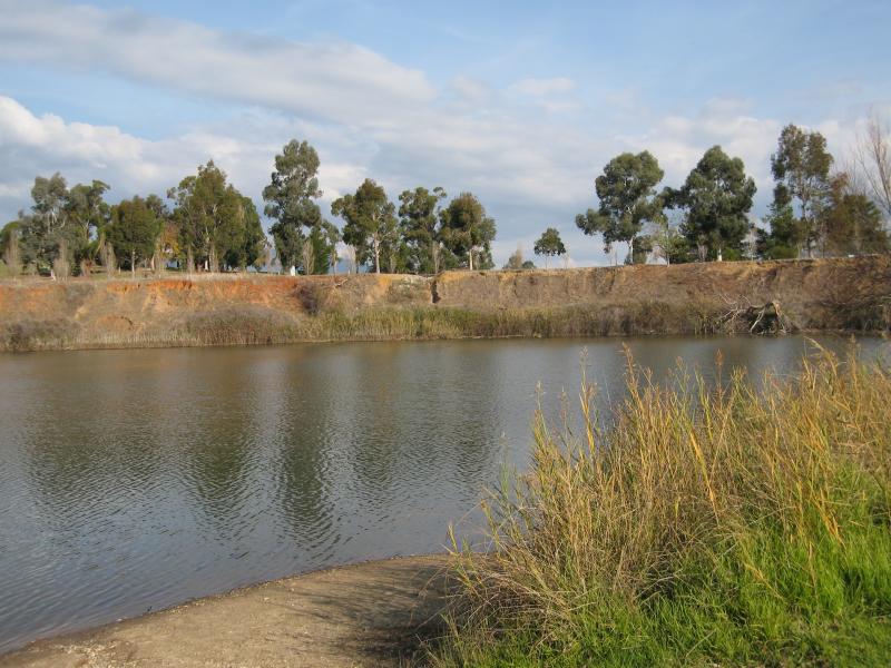 Yackandandah - Allans Flat Reserve and lake, Gap Flat Road: View across lake towards Gap Flat Rd