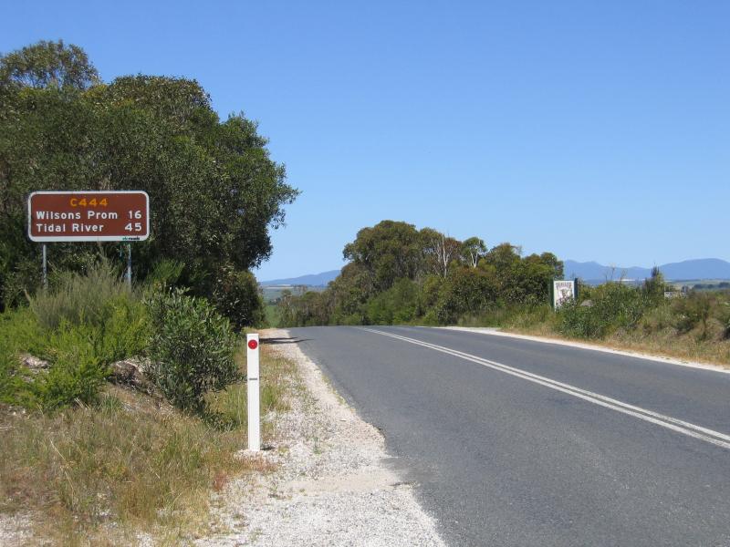 Yanakie - Wilsons Promontory Road: View south along Wilsons Promontory Rd, just south of Foster Rd